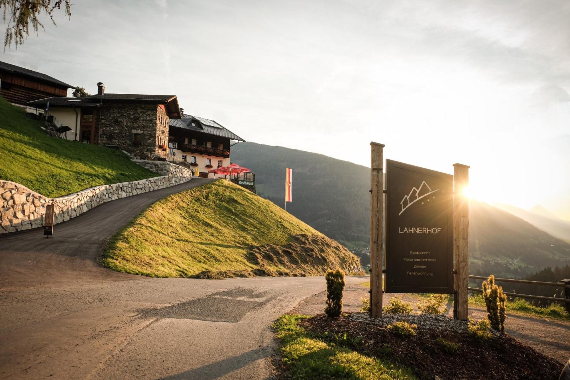 Berggasthof - Pension Lahnerhof Liesing エクステリア 写真